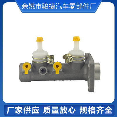 NKR制动总泵 安装尺寸 4-φ8.5/75x45 油孔规格 2-M 10x1