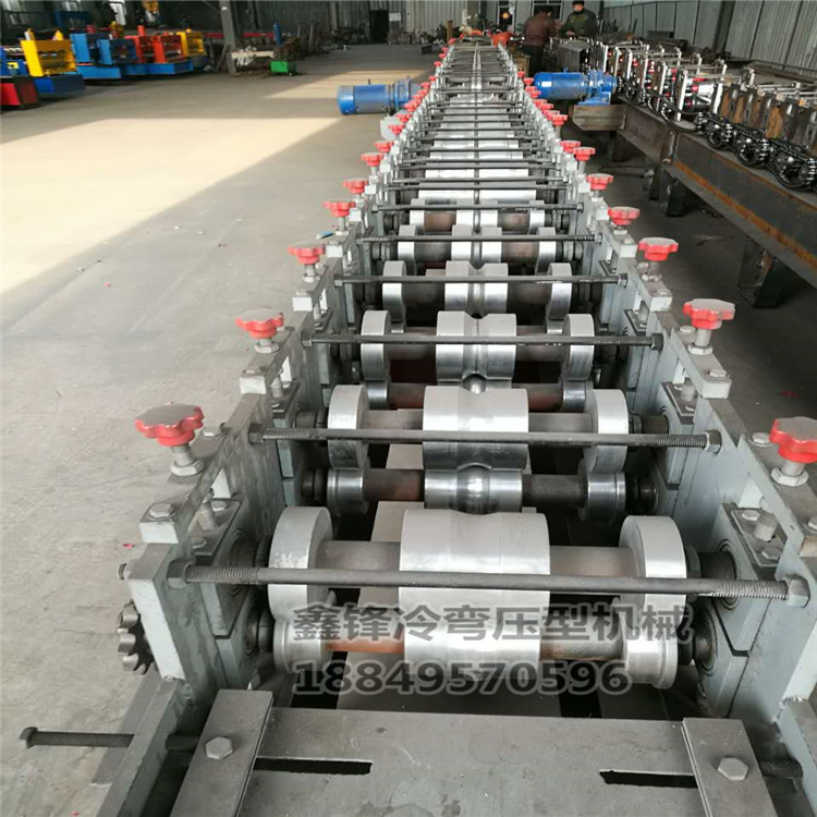 苏州冷弯厂家卷帘门机器直销价格图1