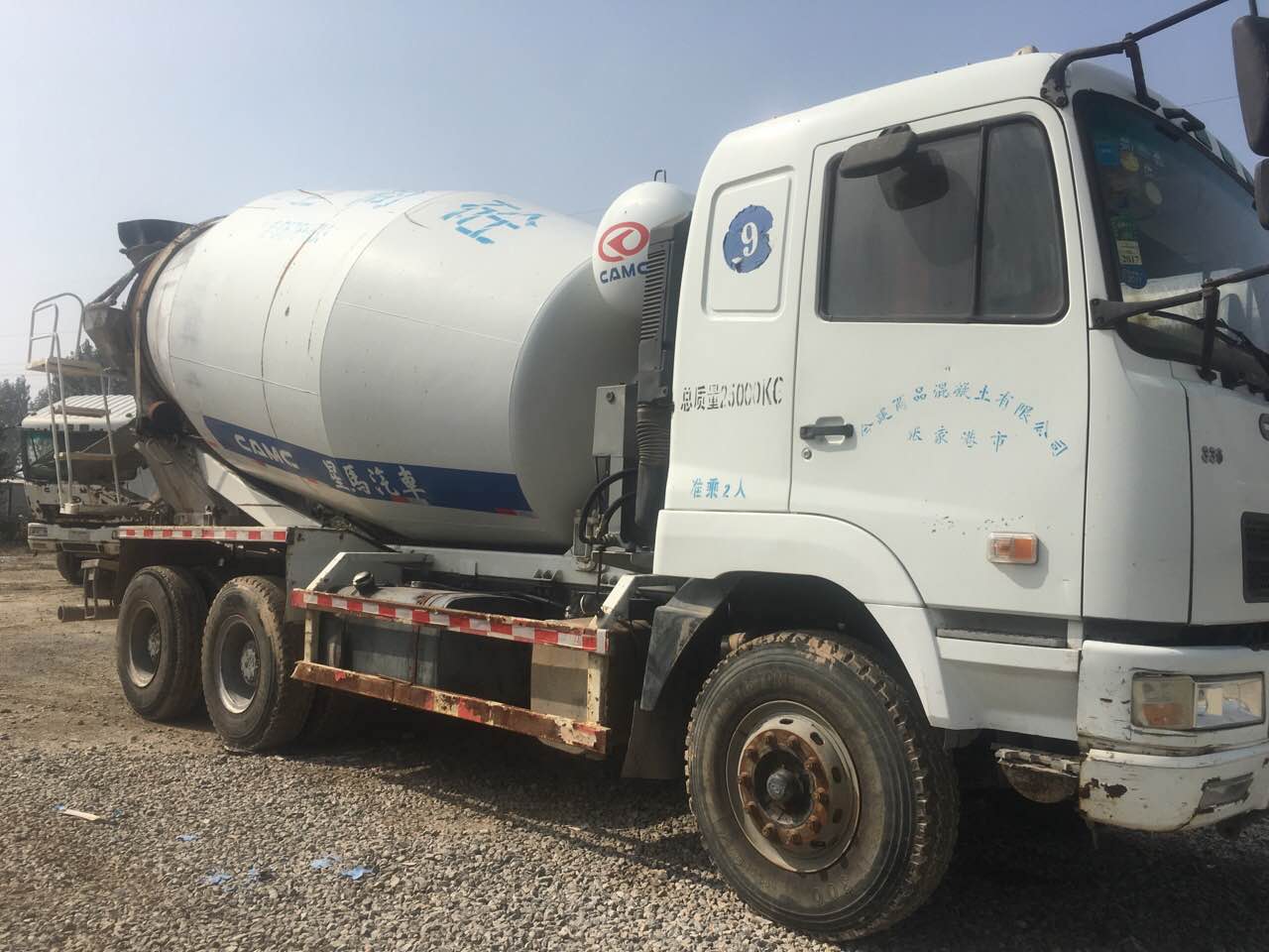 想买二手搅拌罐车-梁山县通源汽贸有限公司图1