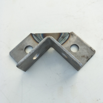 现货供应抗震支架配件四孔护角 镀锌四孔包角 四孔护角紧固件