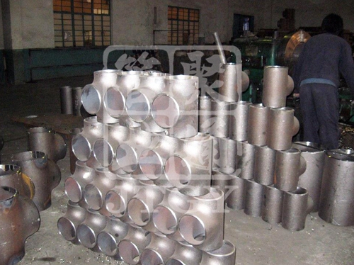 采购不锈钢三通-聚通管业信誉良好