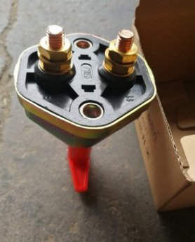 重汽配件斯太尔王蓄电池电源总开关WG9100760100