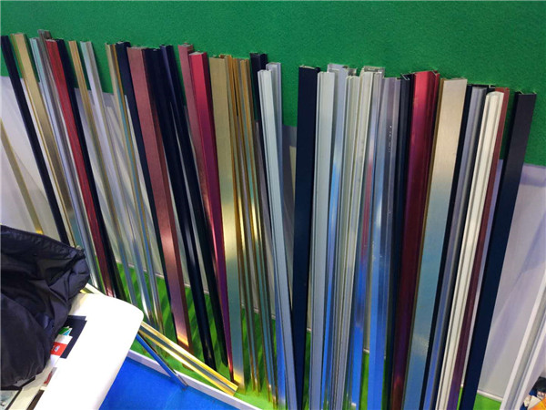 淄博灯箱铝型材厂家/乐易灯箱