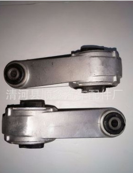 工厂直销 上汽荣威 RX5 发动机机脚胶 脚垫 10340531