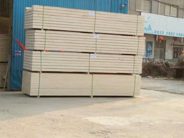 LVL顺向板生产厂家/临沂利亿木业有限公司