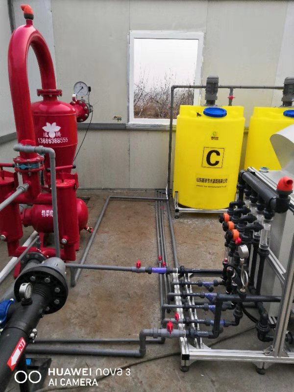 温室农用高效智能施肥机 /山东雨泽节水灌溉图1