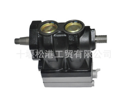 重汽豪沃双缸水冷空压机VG1093130001图1