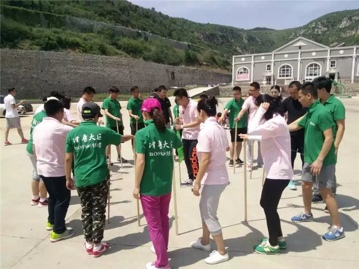 临沂团队拓展训练营/临沂市亮剑教育咨询