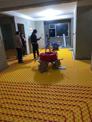 家庭用空气能地暖设备，可以带地暖暖气片，中央空调等