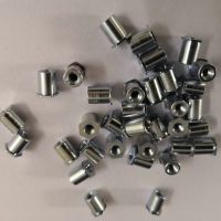大量现货SO3.5M3*4机箱压铆螺母柱 六角通孔合金压铆钉定制