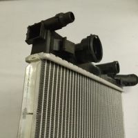 厂家直销汽车水箱散热器适用奔驰W204铝塑材质汽车散热现货批发