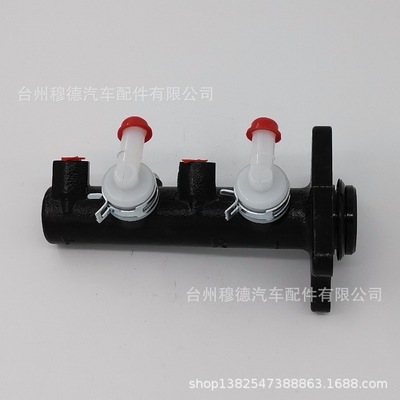 适用于丰田海狮制动总泵47201-26450/47201-26530/ 47201-26490图1