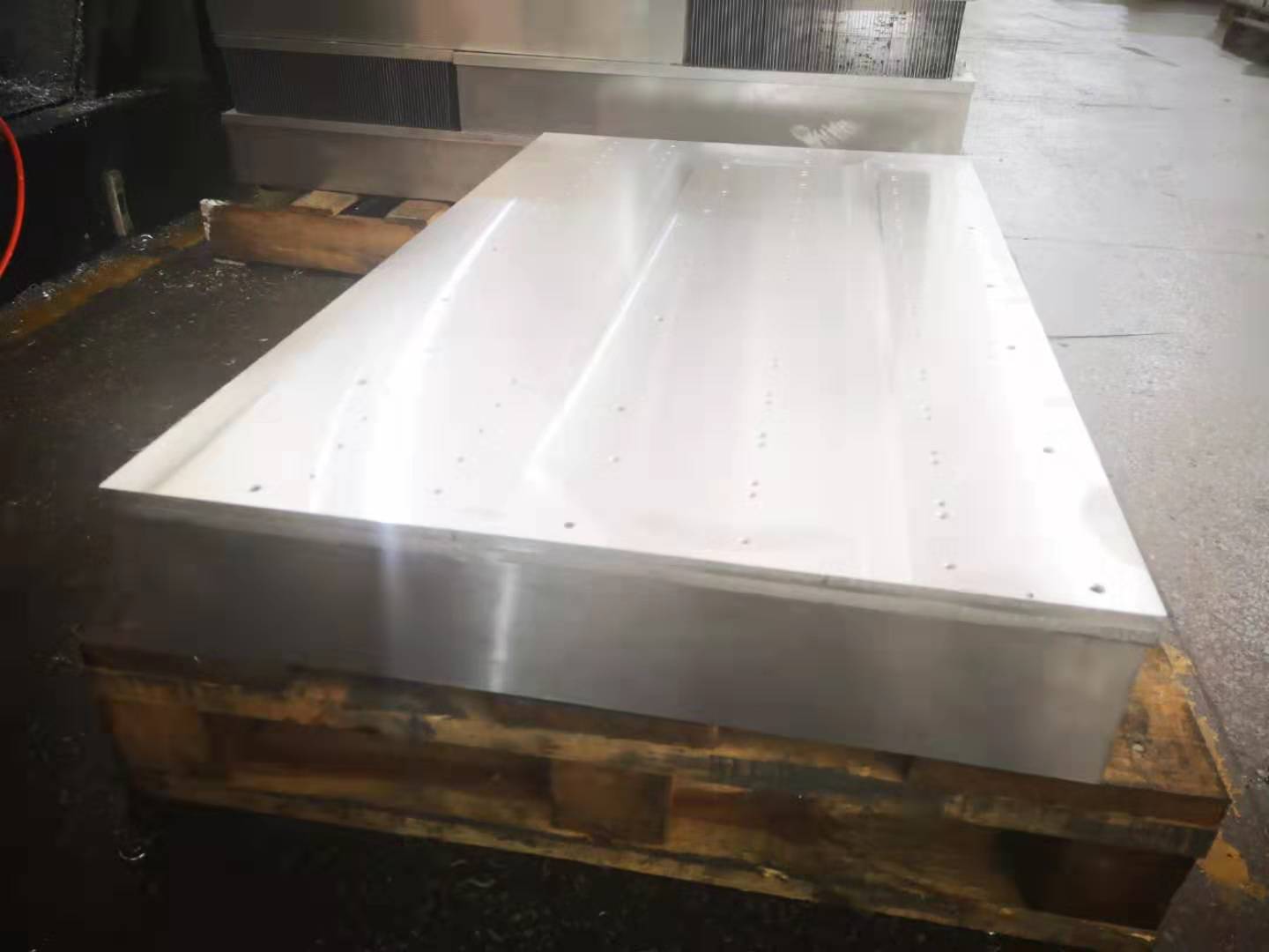 厂家直销高性能散热器 广泛用于大型充电桩 5G通讯设备及轨道交通图1