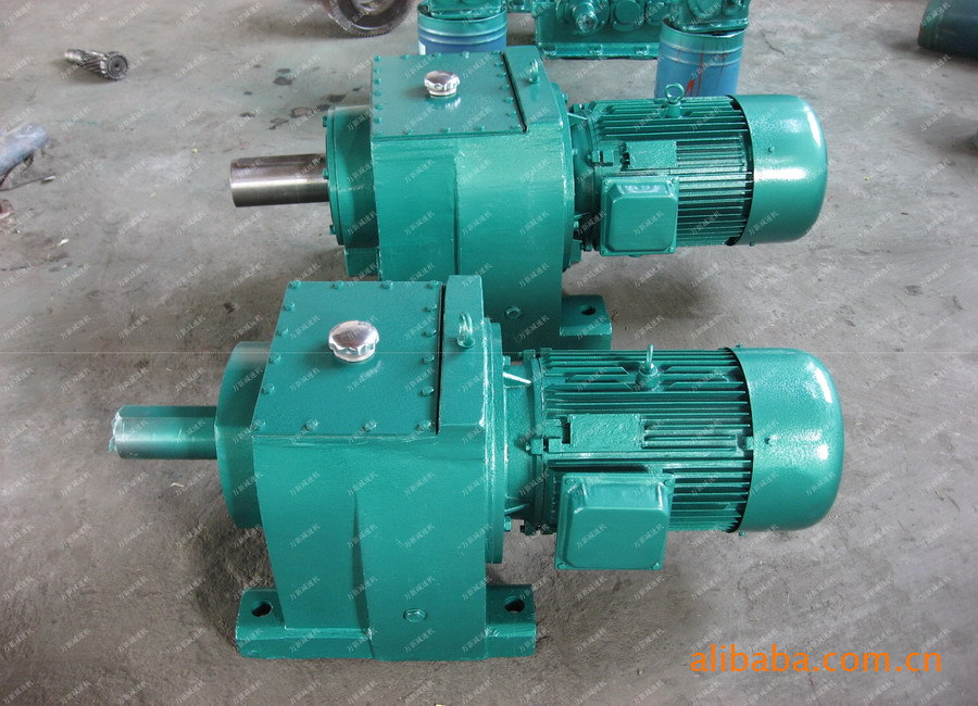 供应R137/RF137斜齿轮减速电机/齿轮箱图1