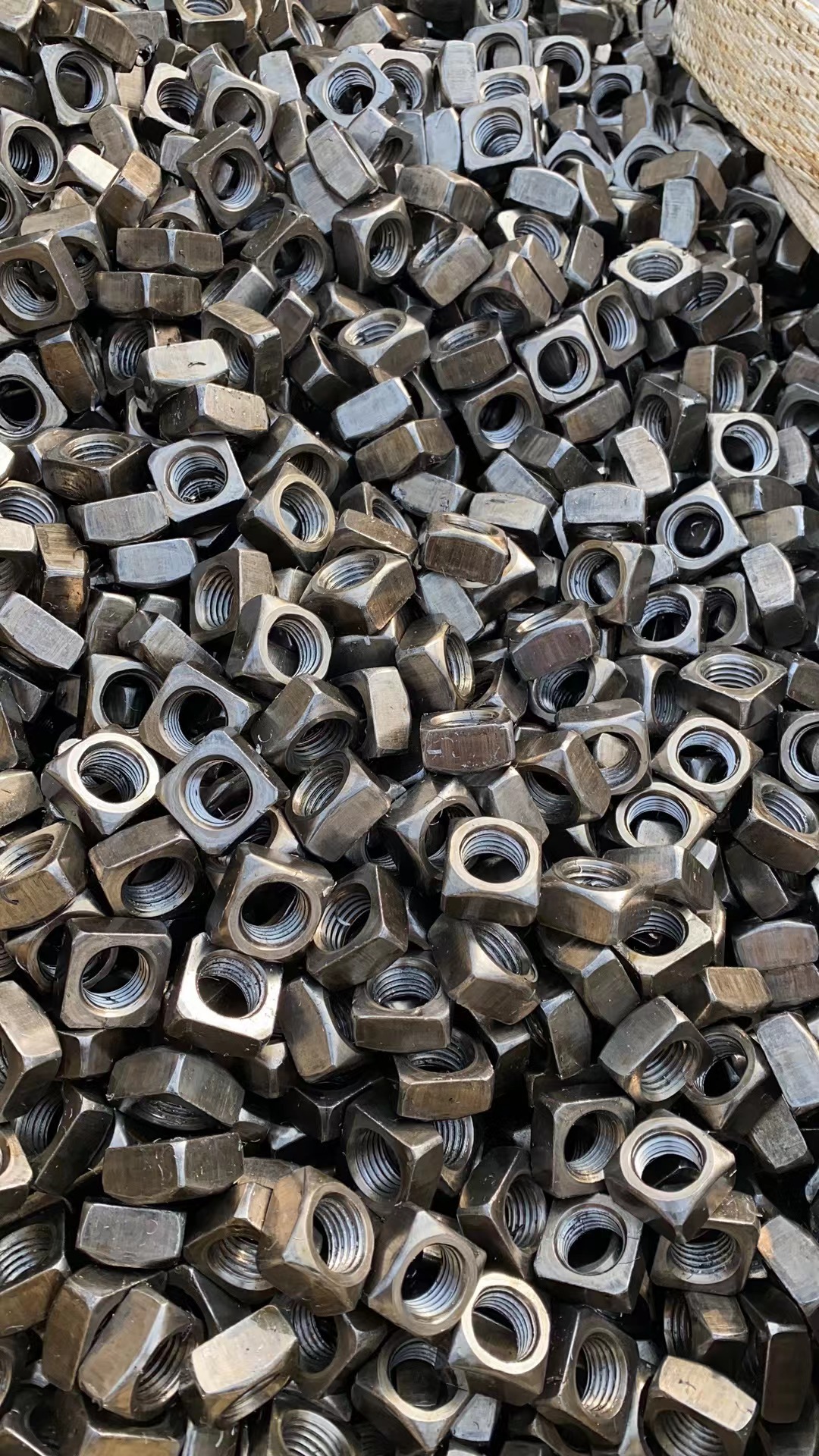 定制四方螺母，4.8级8.8 英美制，加大孔，细扣