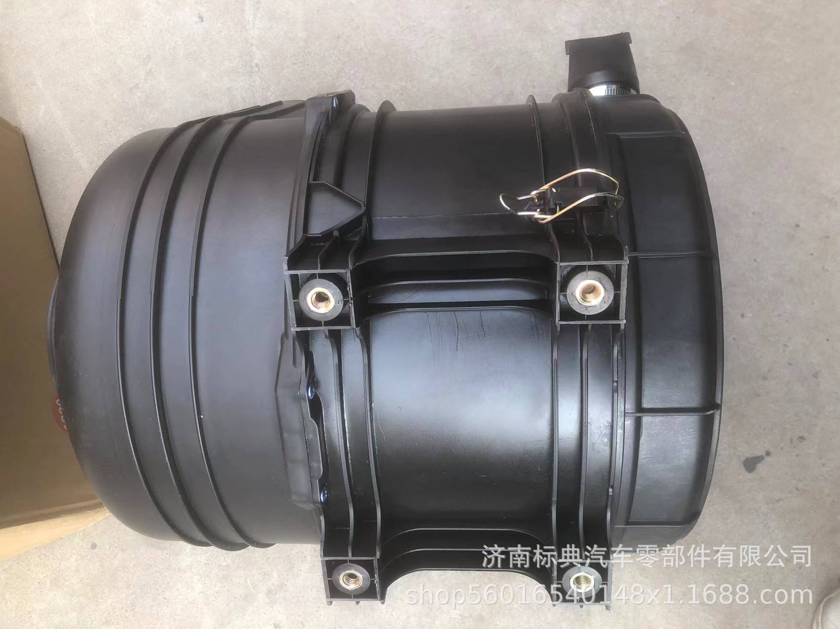 WG9725191820空气滤清器适用于重汽豪沃T5T7汕德卡汽车