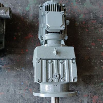 厂家供应DR系列斜齿轮硬齿面减速机立式安装带法兰 东霸传动图3