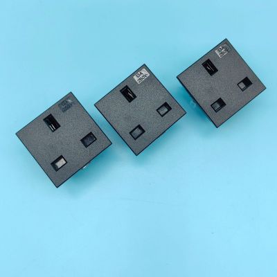 BS-Y01-1C 小英规AC插座 13A250V 小型 英标42*42mm 储能 逆变器图1