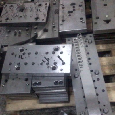 提供五金冲压件，家具五金配件，电子五金配件，五金冲压模具加工图4