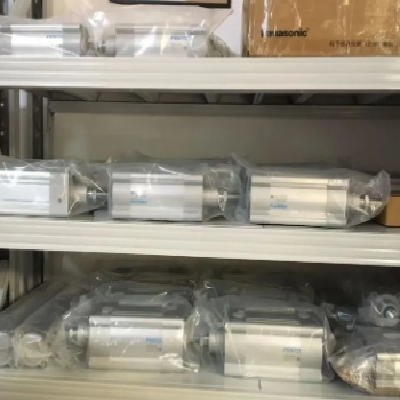 SMC正品CQ2 系列 薄型气缸：标准型/单杆双作用型号 CQ2B32-10DM图5