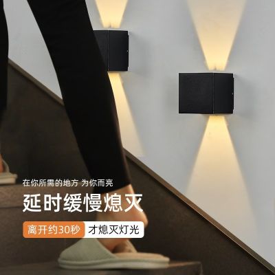 室内壁灯极简人体感应壁灯免布线免打孔磁吸壁灯充电led过 道壁灯图3