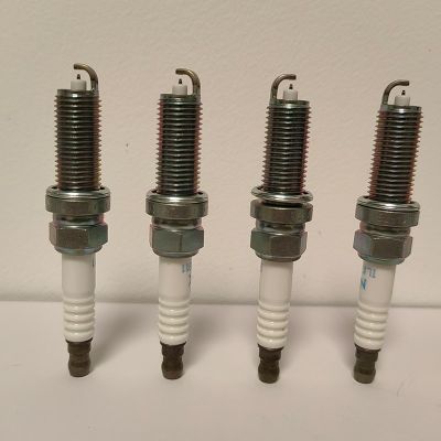 适用于汽车火花塞A2701590700 SILZKFR8E7S适用于奔 驰M270271图3