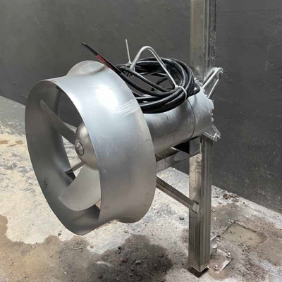 淬火槽潜水搅拌机工作原理图4