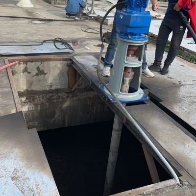 一期生物反应池双曲面搅拌器安装调试 图5